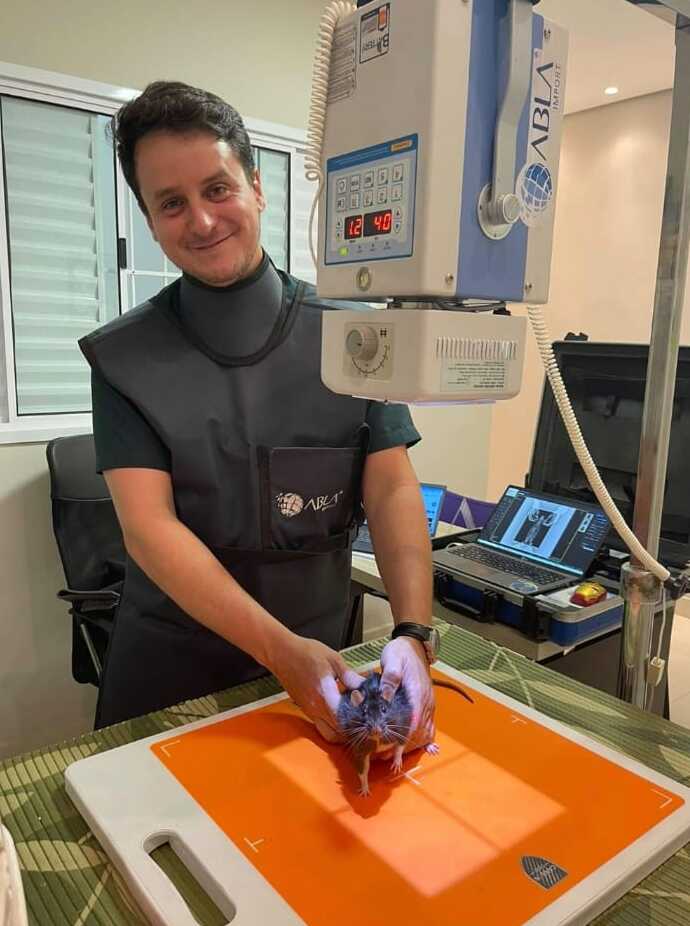 Dr. Péricles-Radiologista